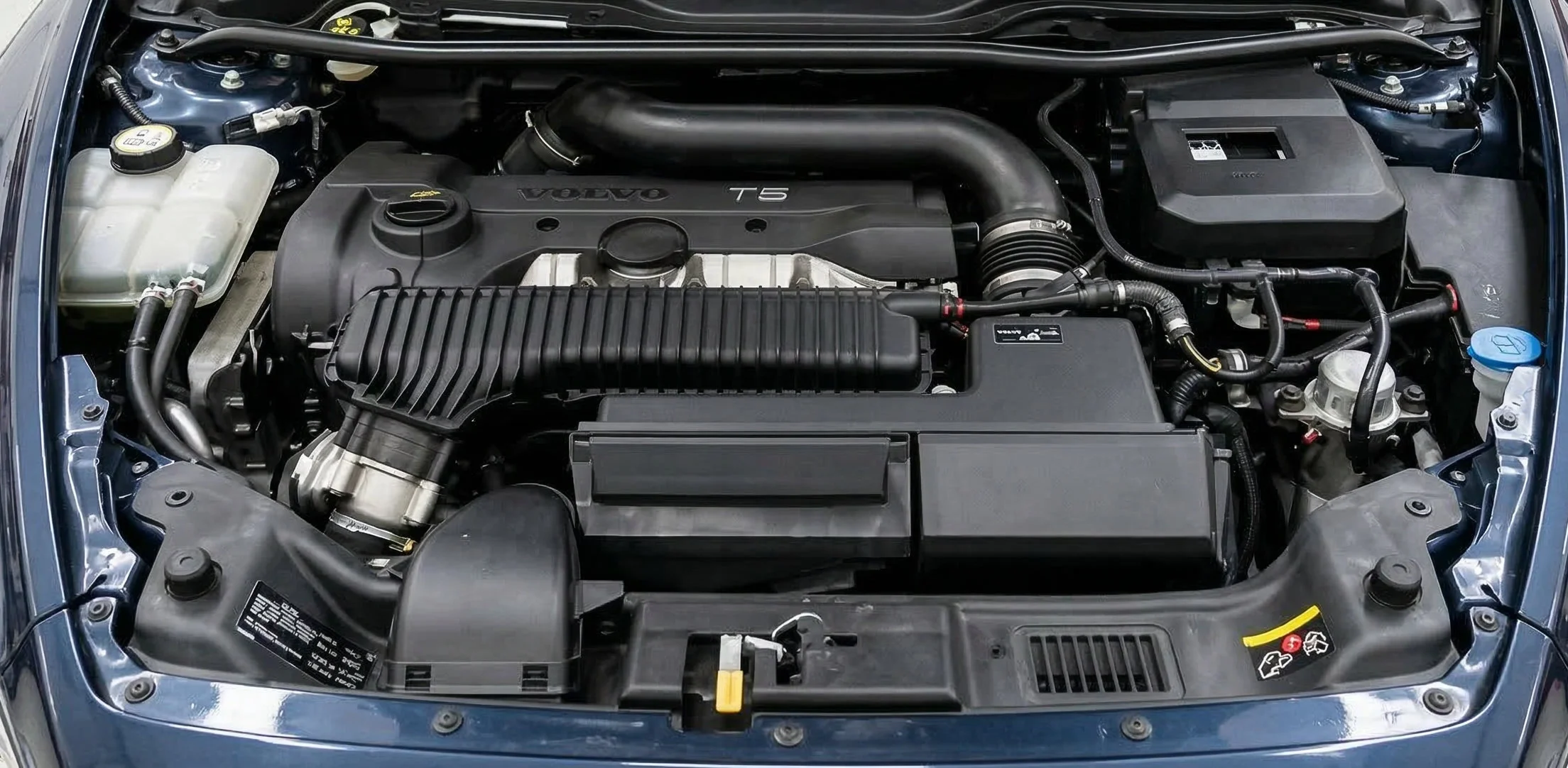 Volvo 5-cylinder turbo engine - C30 T5