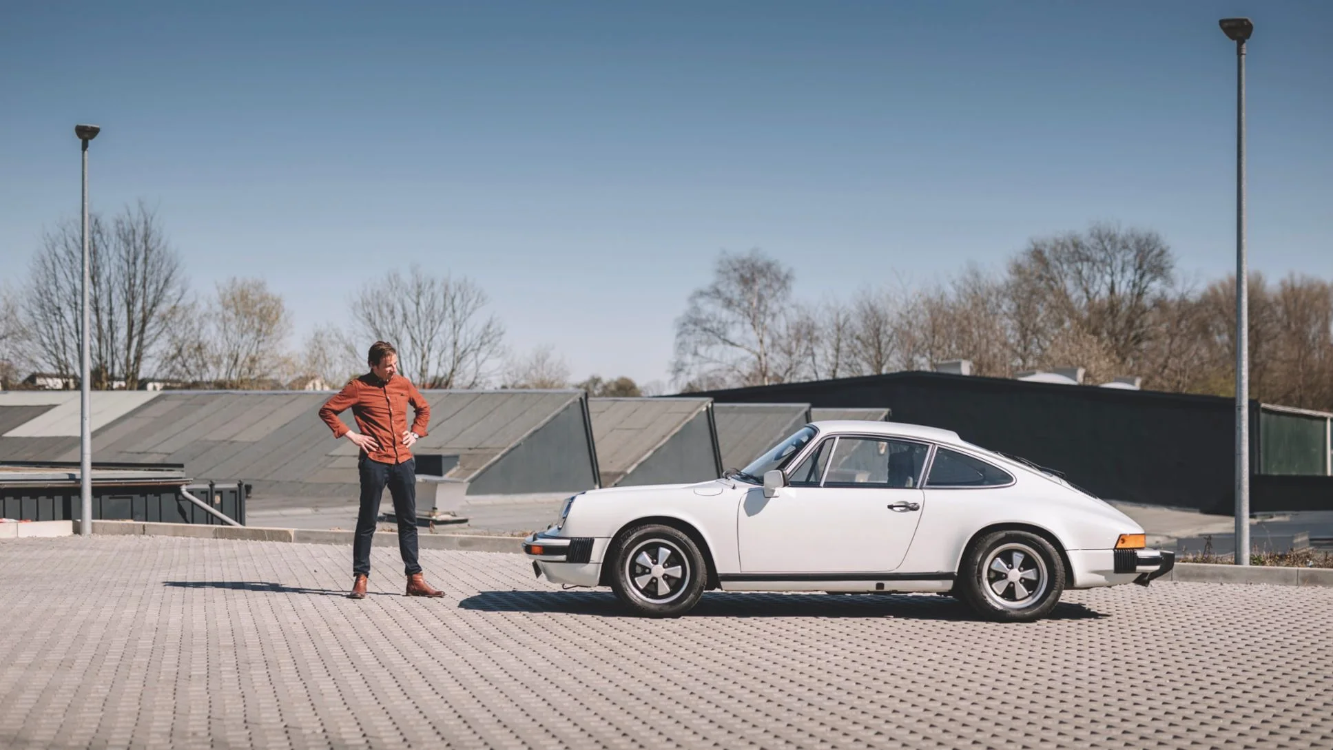Porsche 911 Carrera 3.0 profile - Perfect proportions of a future collector
