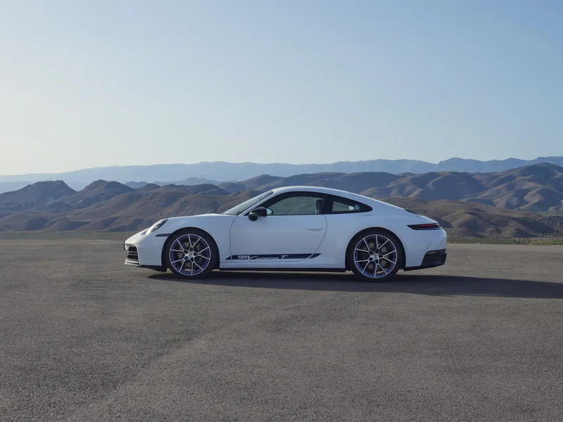 Porsche 911 992.2 Carrera T profile view