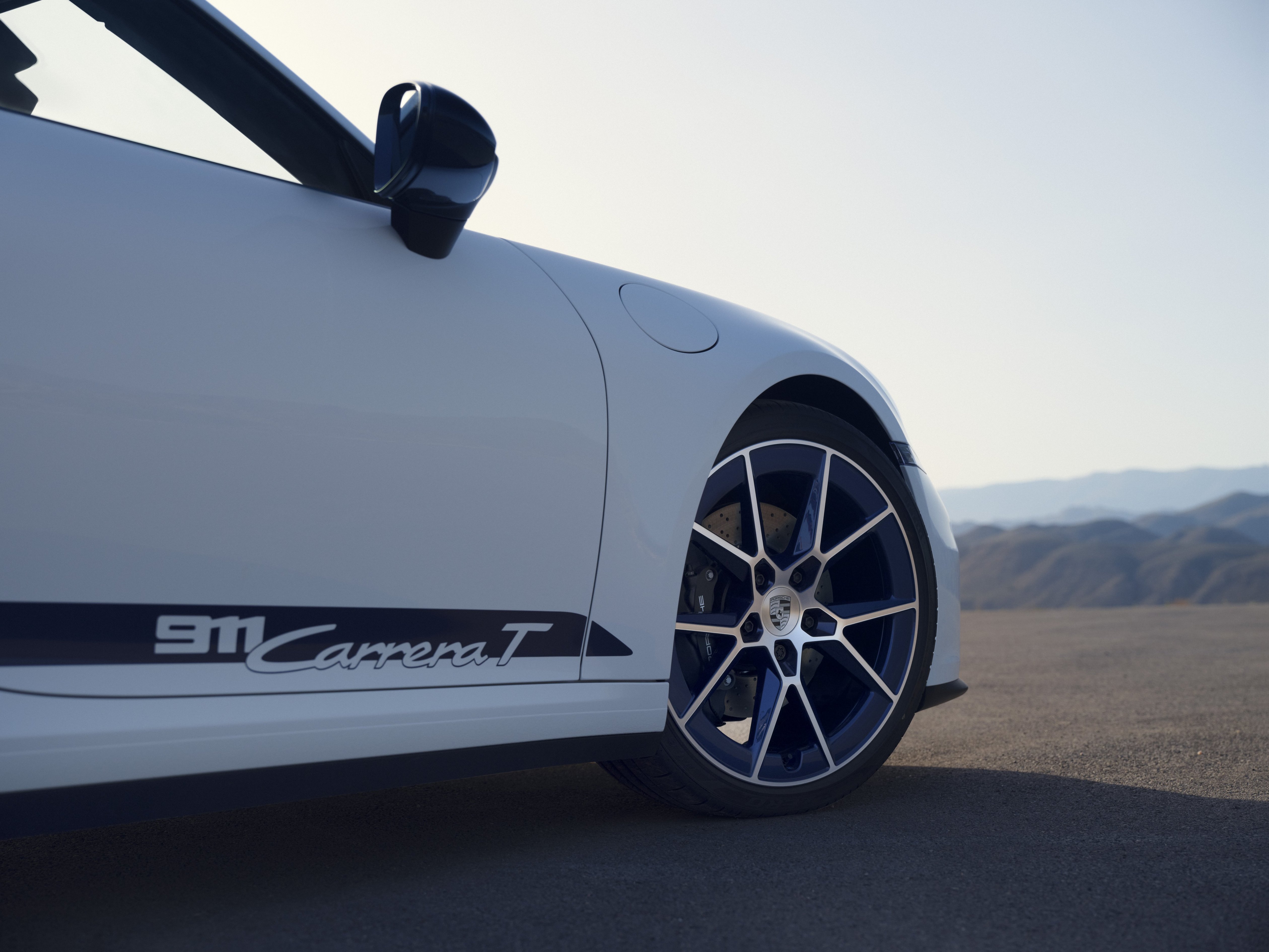 Porsche 911 (992.2) Carrera T: A Brand-New Gem in the Lineup