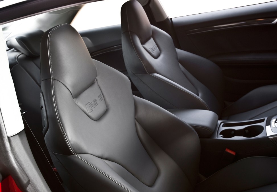Sporty and ergonomic bucket seats available as an option in the Audi RS5