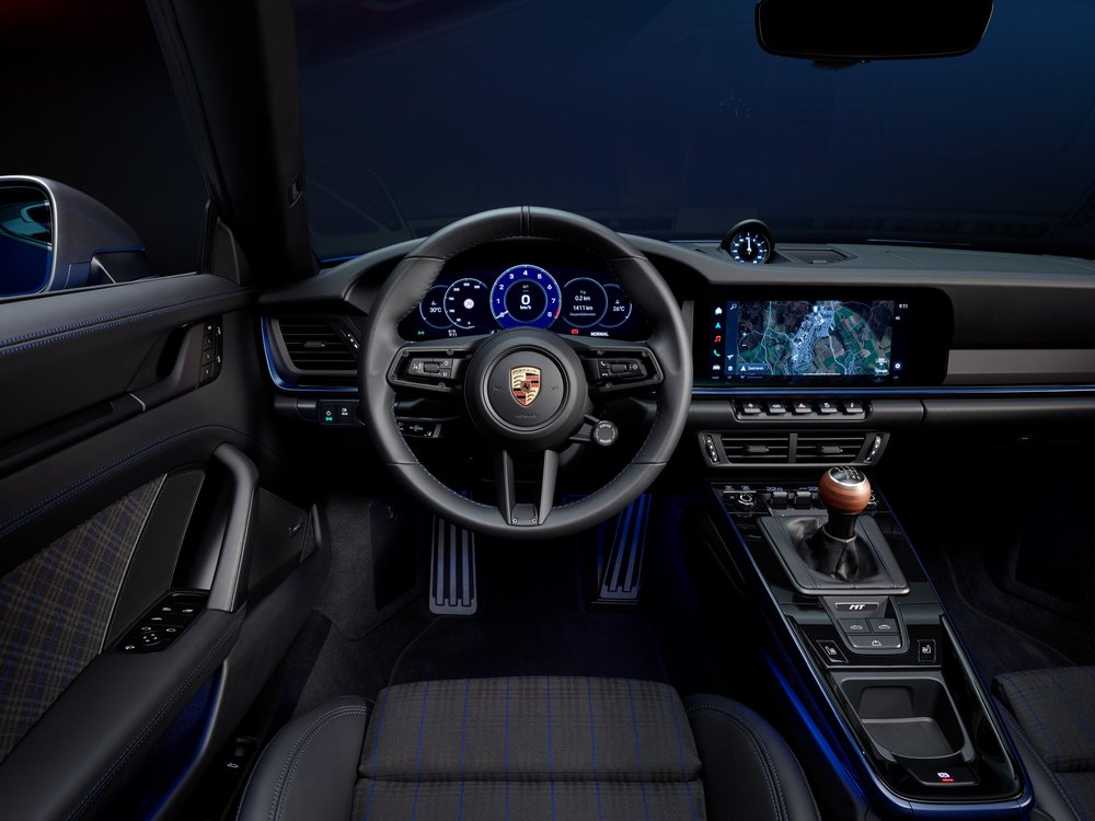 Selector de caja manual de 6 velocidades en el prestigioso Porsche 911 992.2 Carrera T