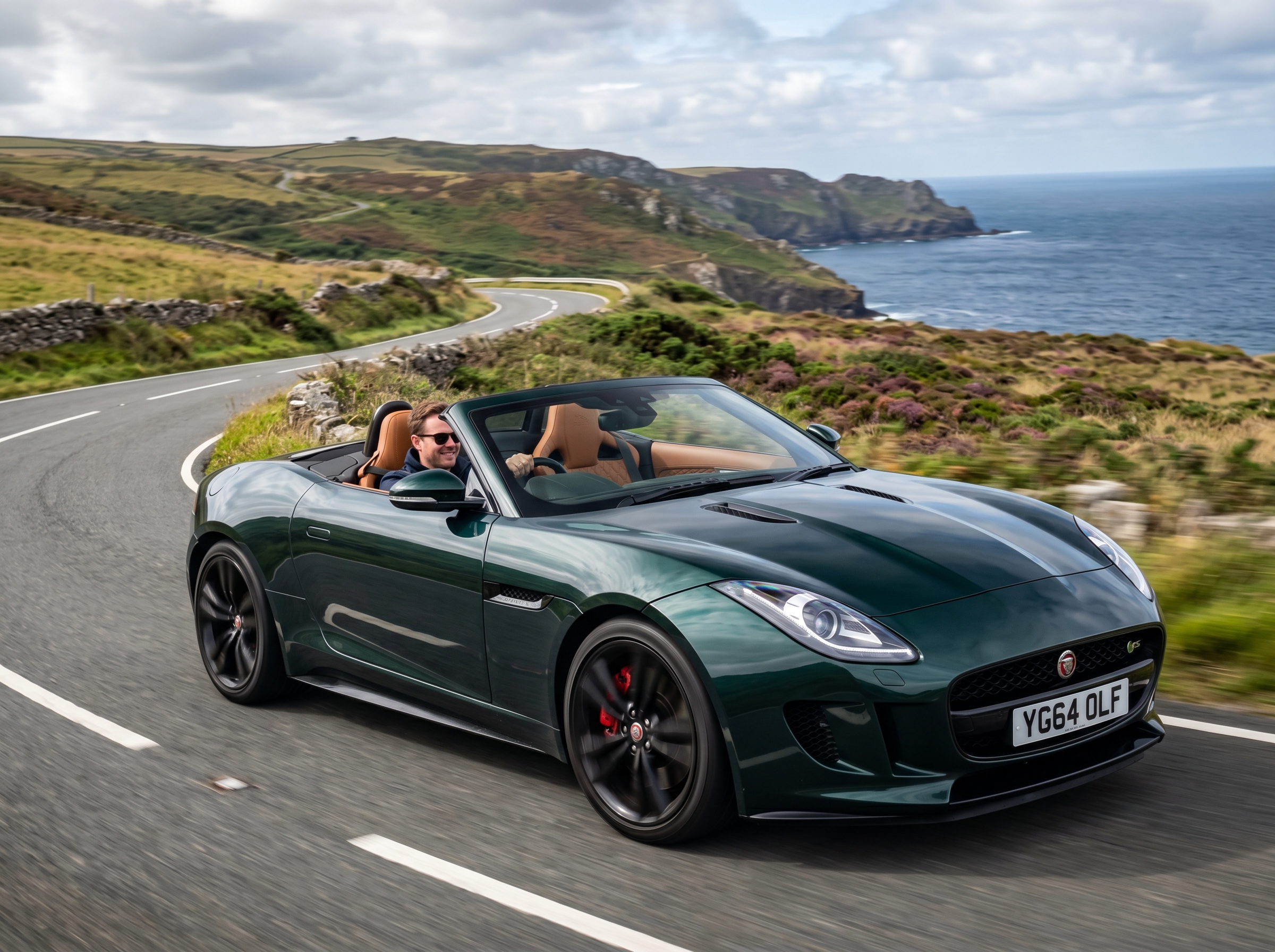 Jaguar F-Type V8s 5.0L Supercharged V8 on the road