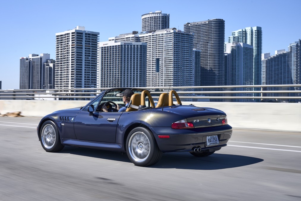 Profile view of the beautiful BMW Z3 3.0 Roadster