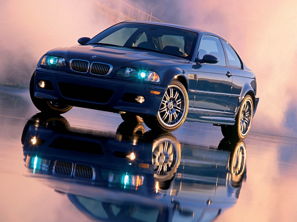 BMW M3 E46 Coupé metallic blue with water reflection